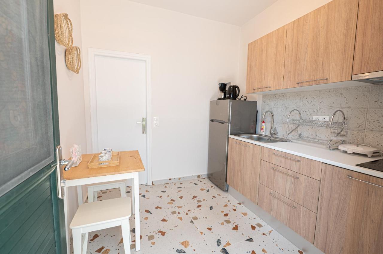 Sunny Yard Apartments Poros Town Exterior photo
