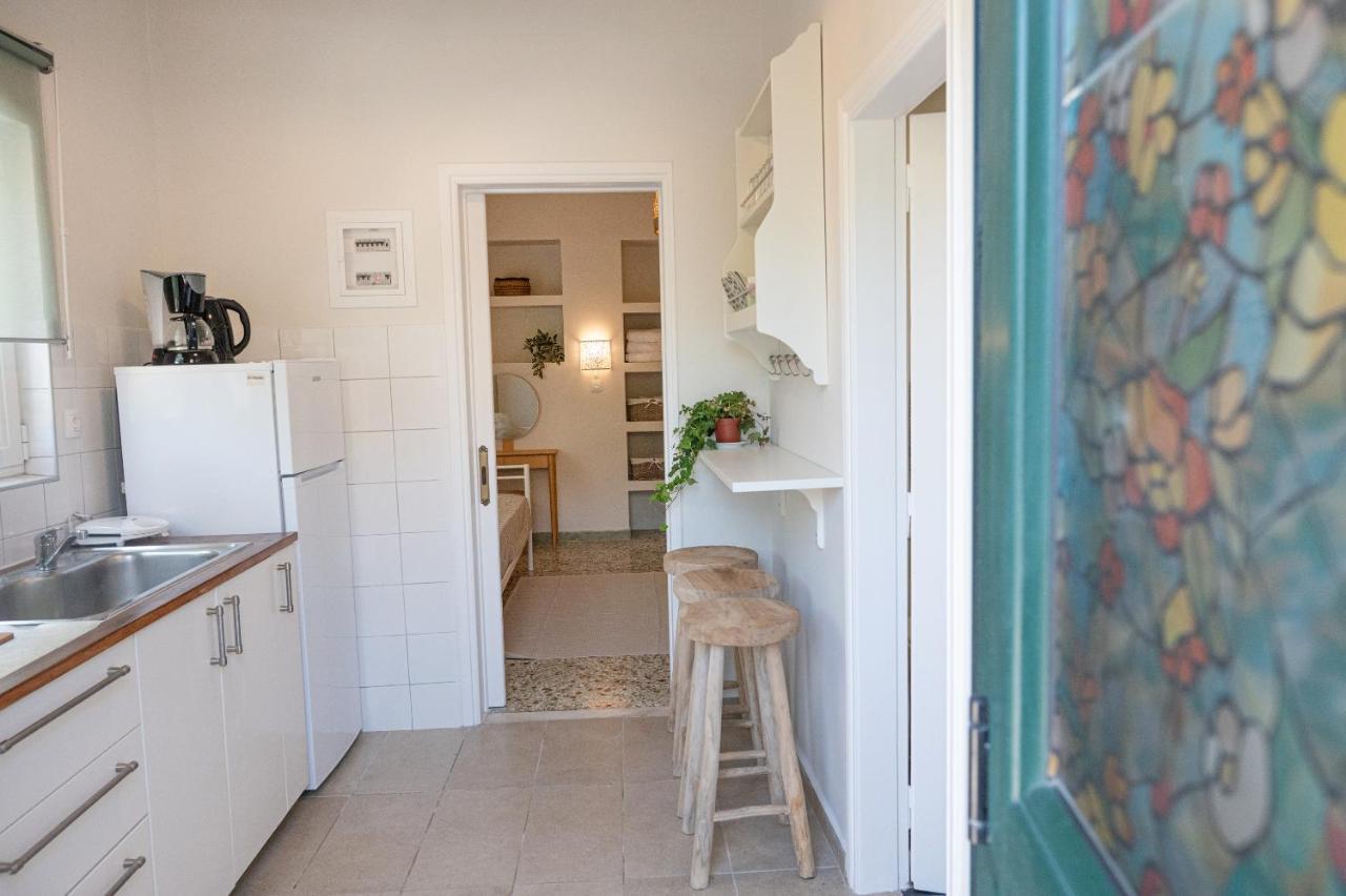 Sunny Yard Apartments Poros Town Exterior photo
